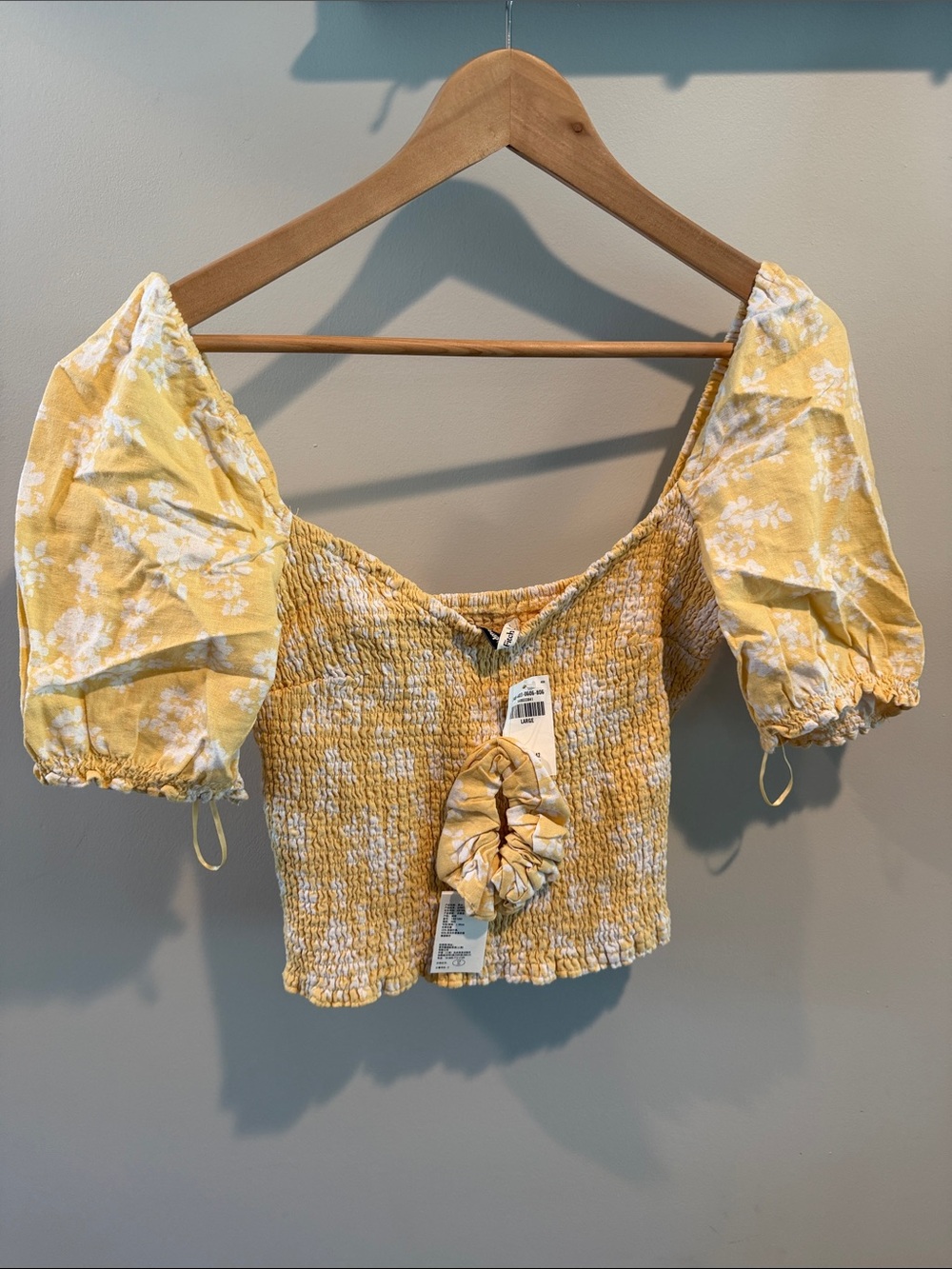 Abercrombie & Fitch Large Yellow Floral Smocked Linen-Blend Crop Top w/Scrunchie